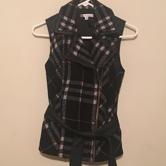 CAbi vest - Picture 2 of 7